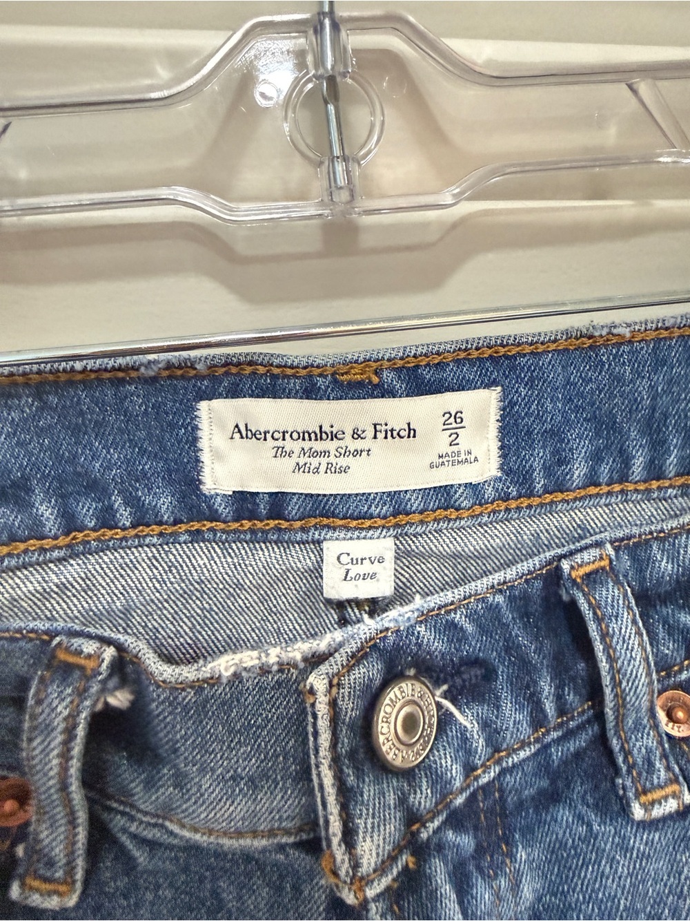 Abercrombie Mid Rise Mom Short - Picture 3 of 4